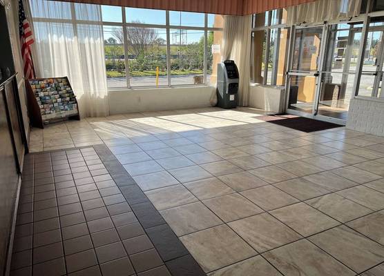 Heritage Inn & Suites 1