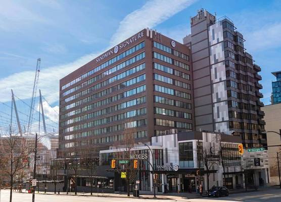 Sandman Signature Vancouver Downtown Hotel 1