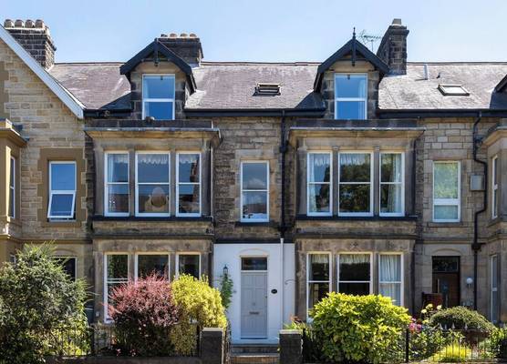 Wynnstay House 1