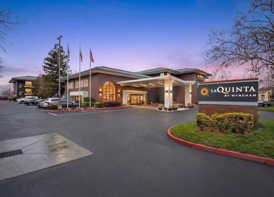 La Quinta by Wyndham Oakland - Hayward 1