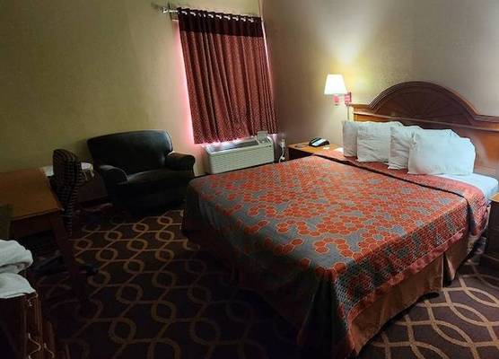 American Inn Evansville East 1