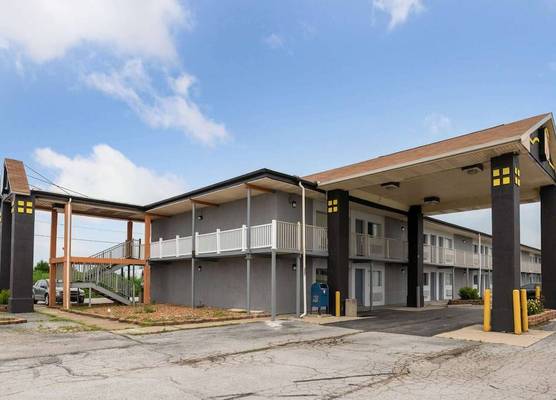 Super 8 by Wyndham Millbury/Toledo 1