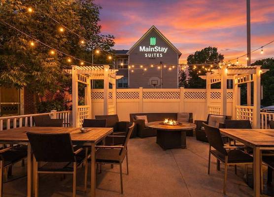MainStay Suites Appleton Airport - Fox River Mall Area 1