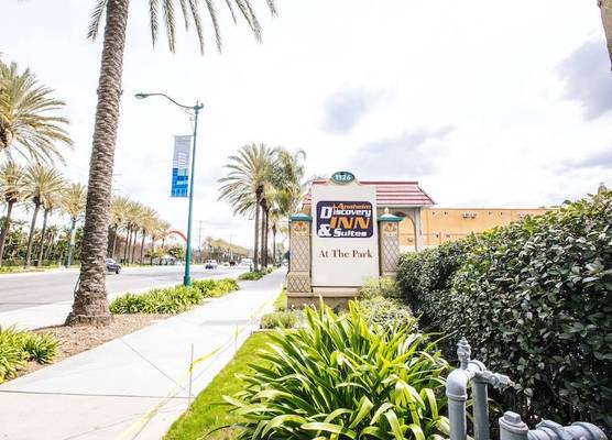 Anaheim Discovery Inn and Suites 1