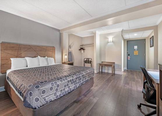 Econo Lodge Hicksville - Long Island 1