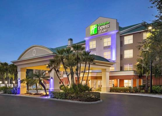 Holiday Inn Express & Suites SARASOTA EAST - I-75 by IHG 1