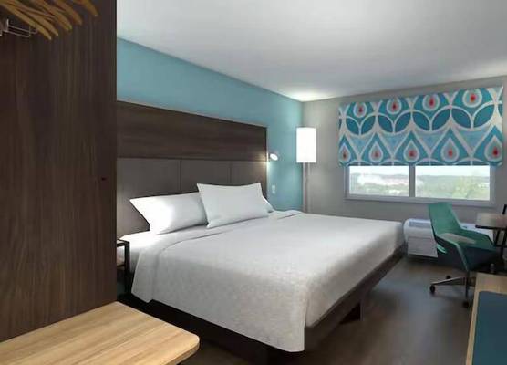 Tru by Hilton Napanee 1