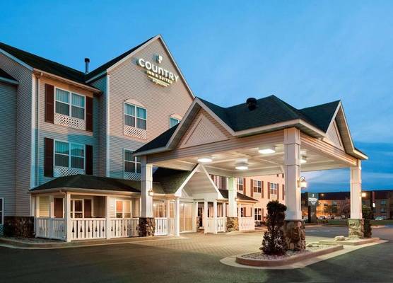 Country Inn & Suites by Radisson, Stevens Point, WI 1