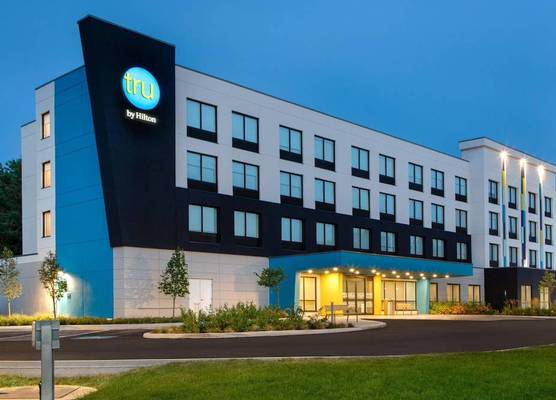 Tru By Hilton Gananoque, On 1
