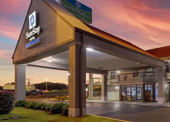 SureStay Hotel by Best Western Lenoir City 1