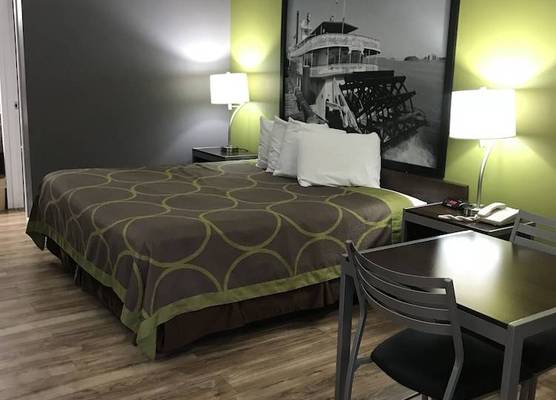 Super 8 by Wyndham Slidell 1