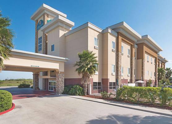 La Quinta Inn & Suites By Wyndham Mathis 1