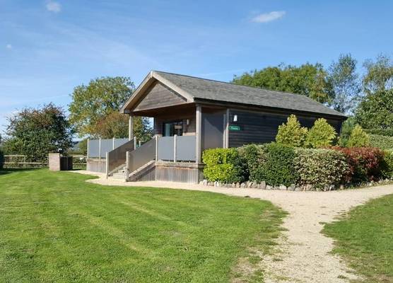 Tor Farm Lodges - Private Hot Tubs, Shared Seasonal Outdoor Pool, Dog Friendly 1