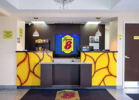 Super 8 by Wyndham Salisbury 1