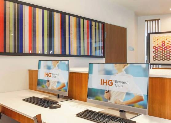 Holiday Inn Express & Suites CHICAGO O'HARE AIRPORT by IHG 1