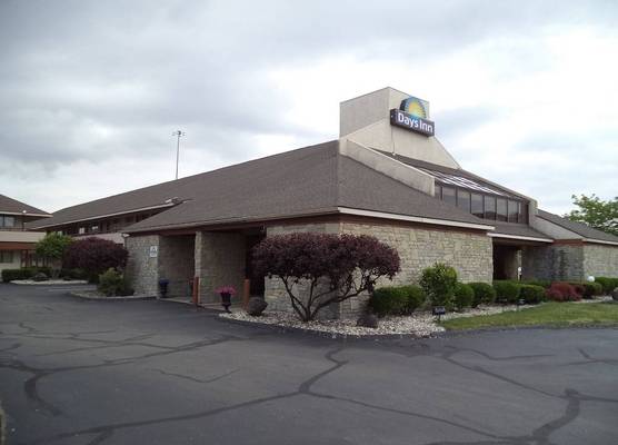 Days Inn by Wyndham Maumee/Toledo 1