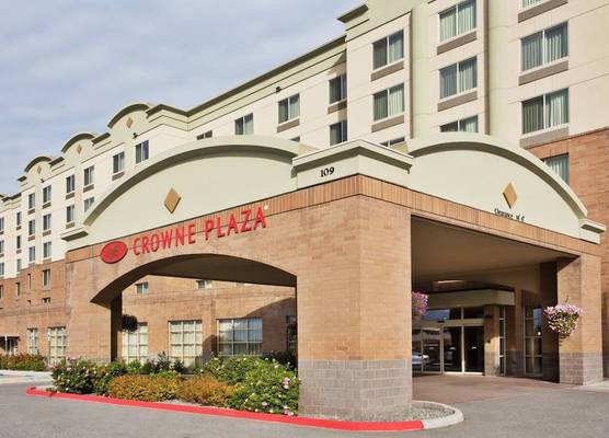 Crowne Plaza ANCHORAGE-MIDTOWN by IHG 1