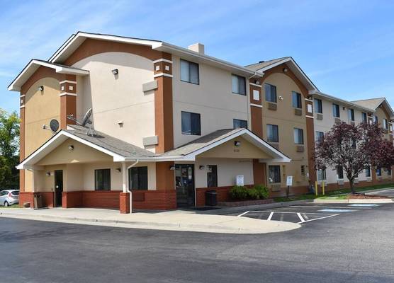 Super 8 by Wyndham Newport News/Jefferson Ave. 1