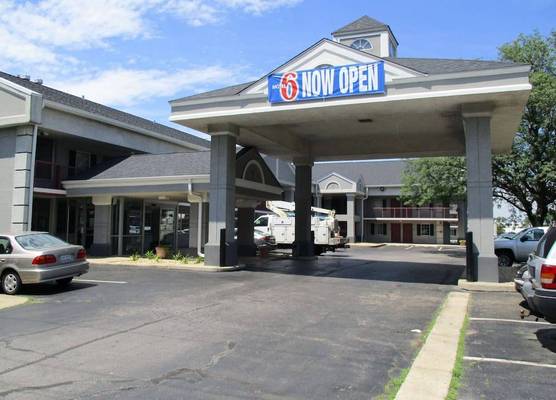 Motel 6 Alsip, IL 1
