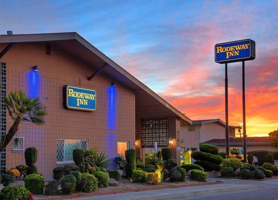 Rodeway Inn Near University-Gateway to Yosemite 1