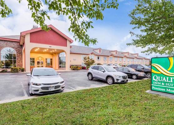 Quality Inn & Suites Carthage near Precious Moments Chapel 1