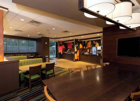 Fairfield Inn & Suites by Marriott Detroit Chesterfield 1