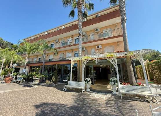 Hotel Happy Days 1