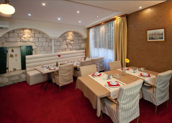 Authentic Luxury Rooms 1