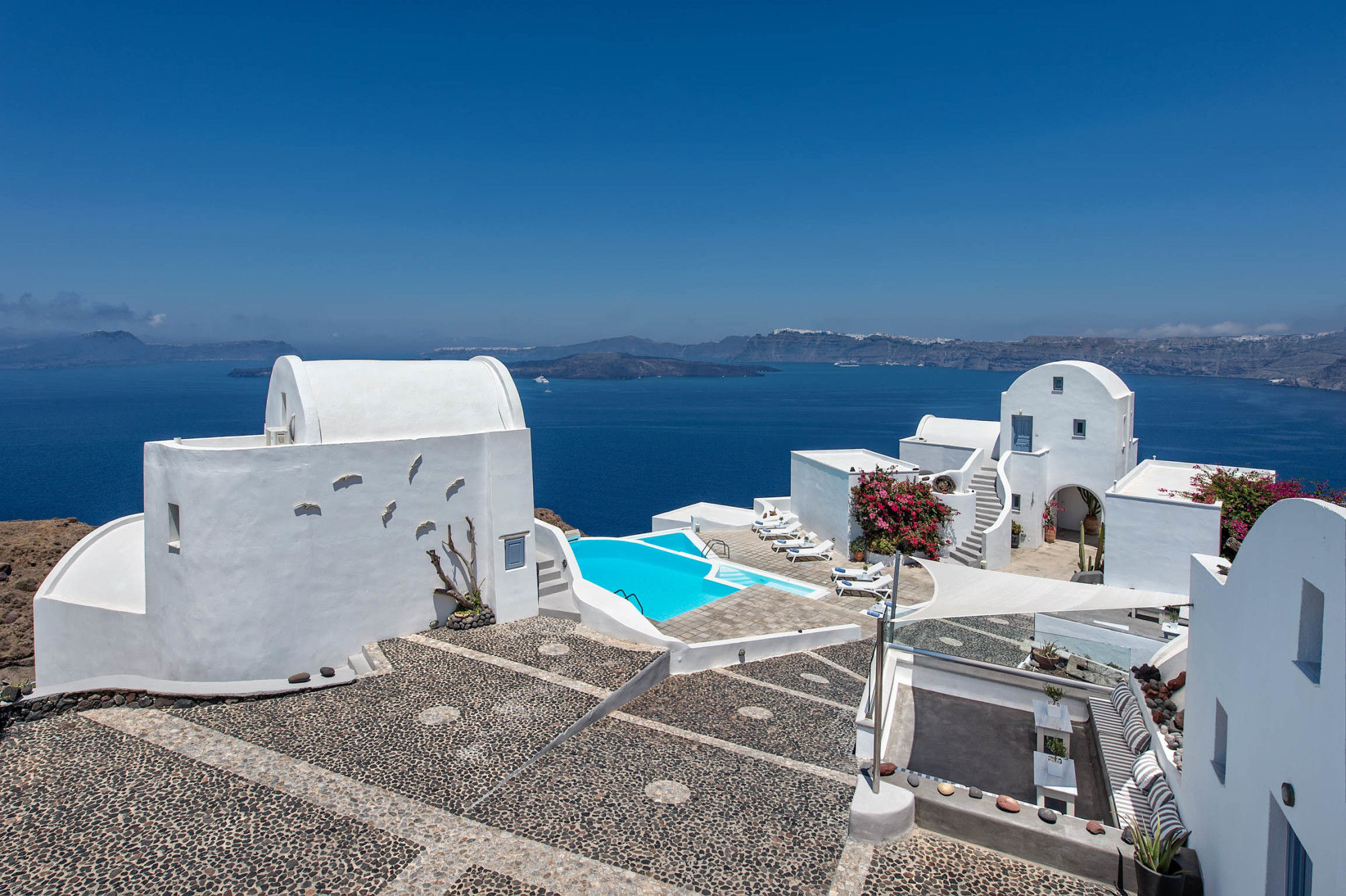 Apanemo Hotel & Suites 1