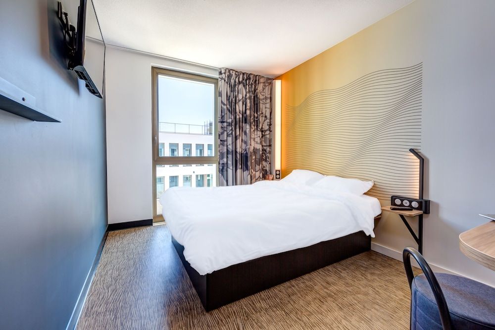 Nice - Paris Orly aéroport ORY - B&B HOTEL Paris Sud Chatenay Malabry - Paris Orly aéroport ORY