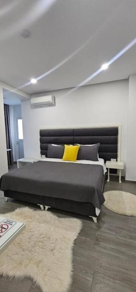 Toulouse - Sarandë - Hotel Edina by HP - Sarandë
