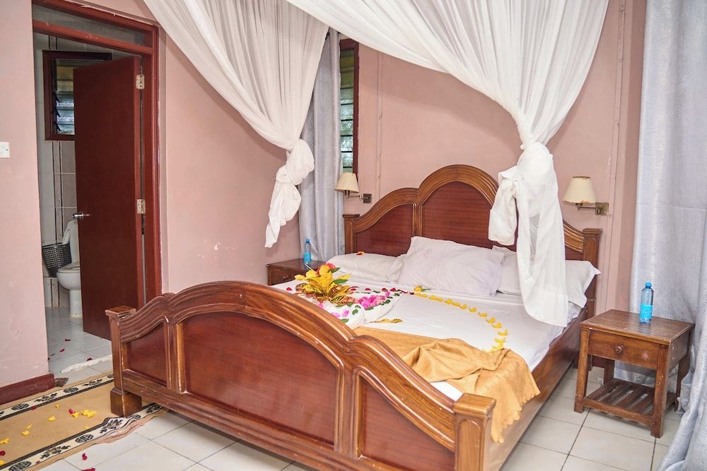 Paris - Watamu - Watamu Adventist Resort - Watamu