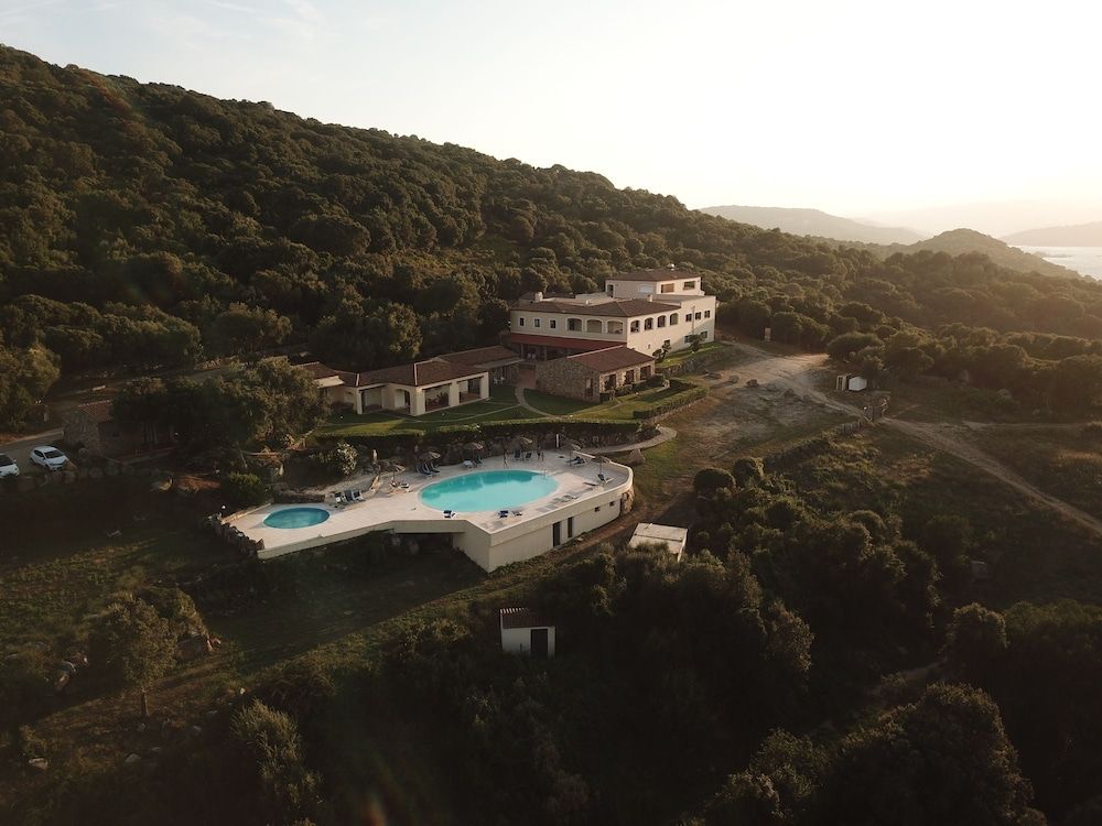 Marseille - Arzachena - Hotel Valkarana Country Relais - Arzachena
