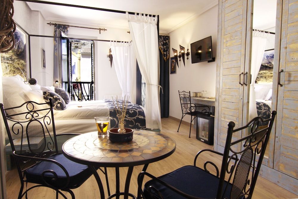 Lyon - El Campello - Boutique Hotel Sierra de Alicante - El Campello