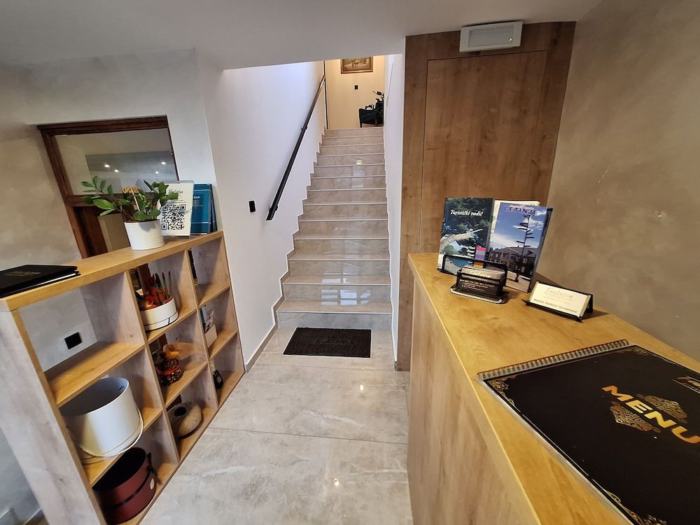 Bâle Mulhouse - Cetinje - Apart hotel Fantasia - Cetinje