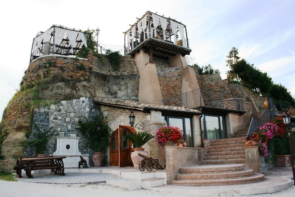 Paris - La Giustiniana - Relais Castrum Boccea - La Giustiniana