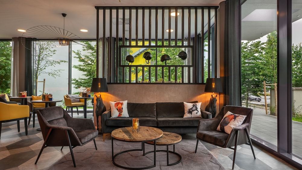 Paris - Munich - Holiday Inn - the niu, FURY ASCHHEIM MESSE by IHG - Munich