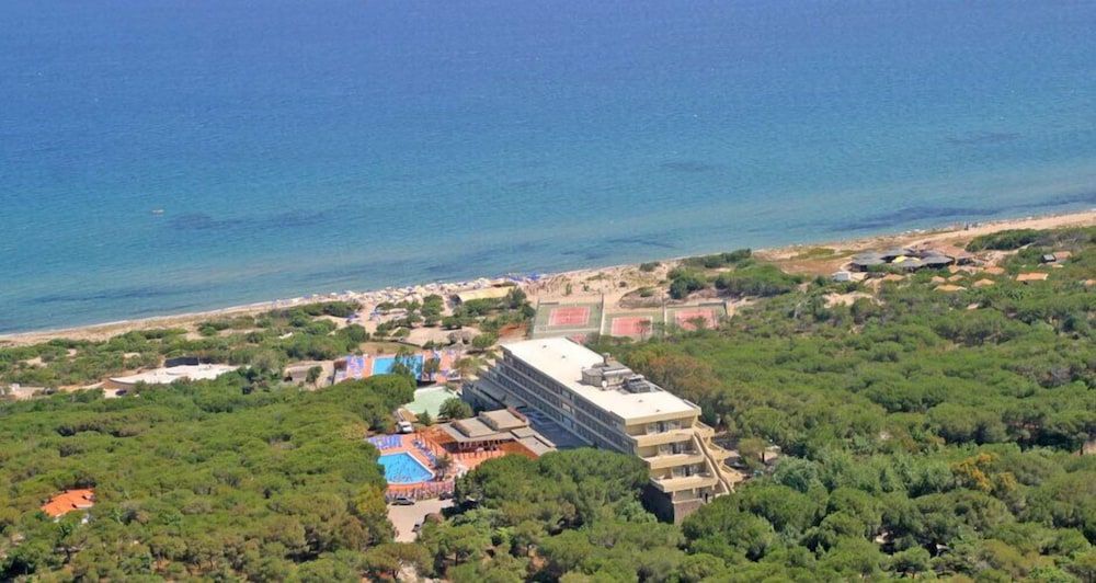 Lyon - Porto Torres - Villaggio dei Pini - Porto Torres