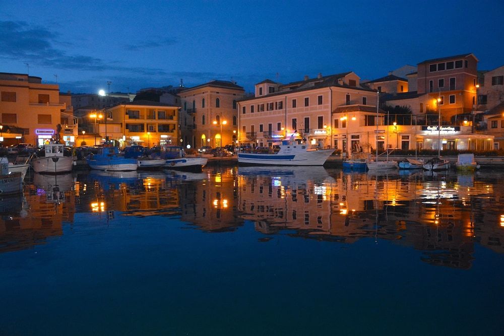 Montpellier - La Maddalena - Hotel Garibaldi - La Maddalena