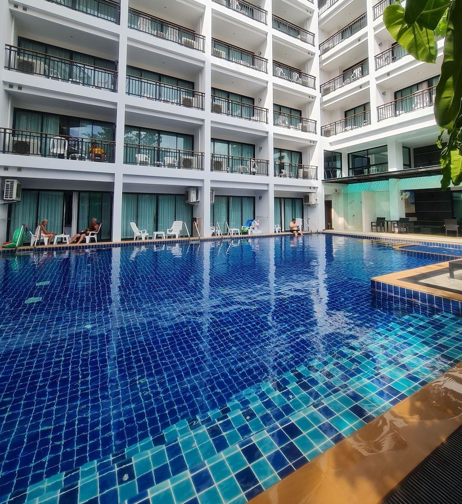 Marseille - Île de Phuket, Thaïlande - Paripas Patong Resort - Île de Phuket, Thaïlande