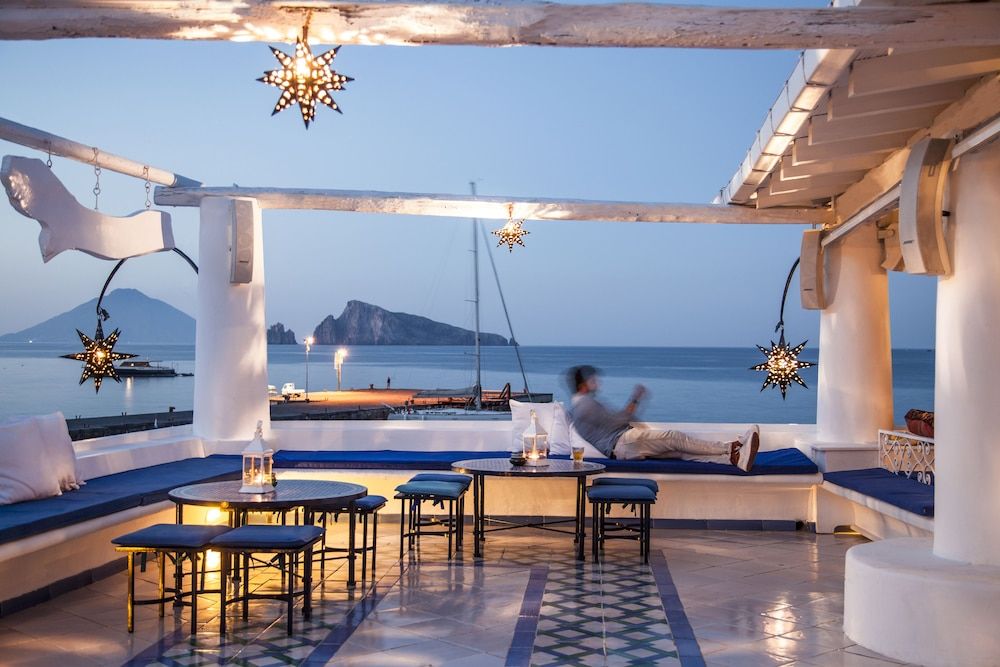 Lyon - Panarea - Hotel Lisca Bianca - Panarea