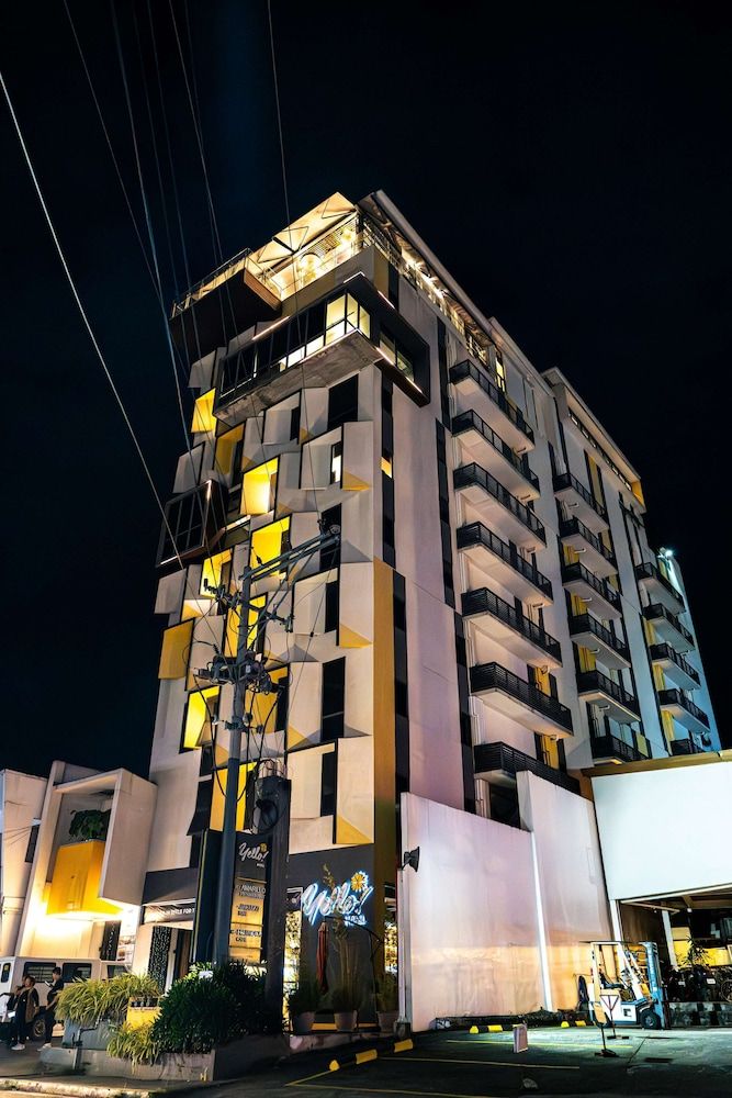 Paris - Cebu City - Yello! Hotel - Cebu City