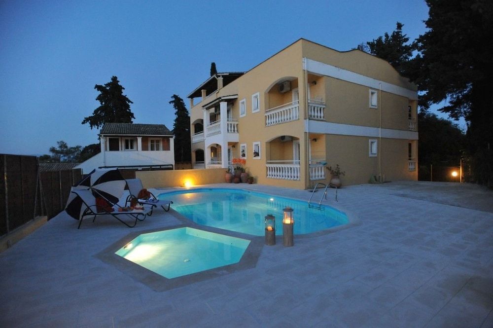 Lyon - Kassiopi - Saint Spiridon Hotel - Kassiopi