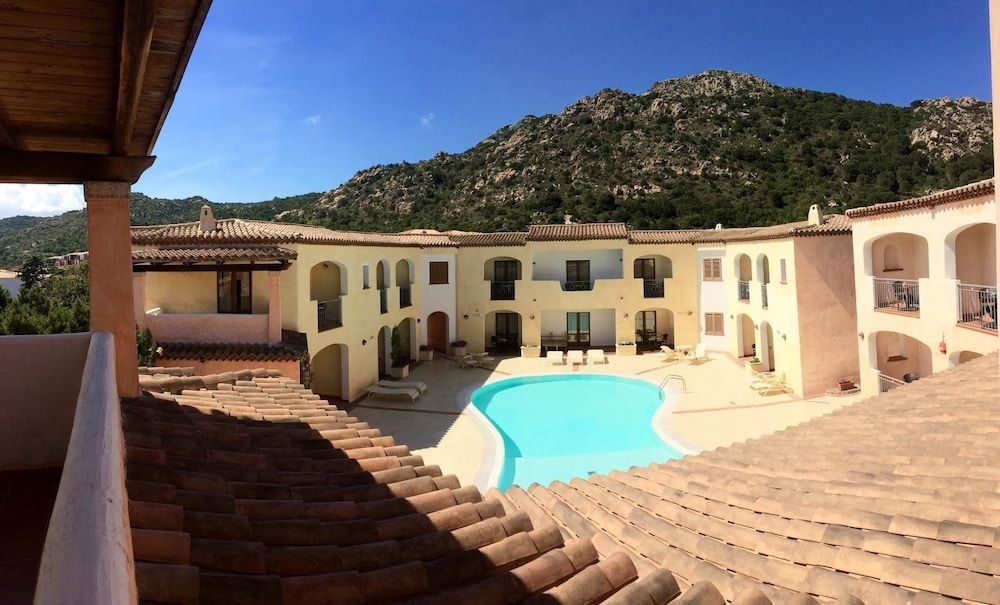 Lyon - Porto Rotondo - Hotel Monti Di Mola - Porto Rotondo