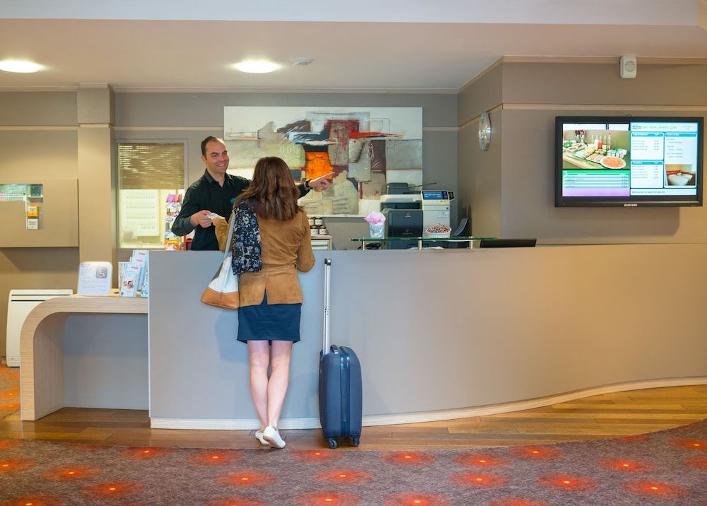 Paris - Rennes - Brit Hotel Rennes St Grégoire – Le Villeneuve - Rennes