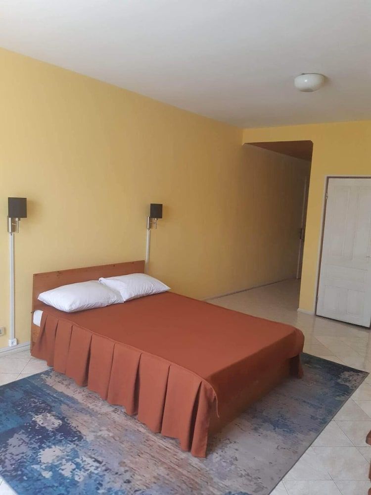 Paris - Tananarive - Castello Motel - Tananarive