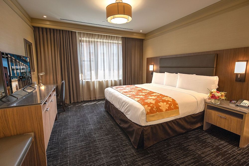 Lyon - North Bergen - Opera House Hotel - North Bergen