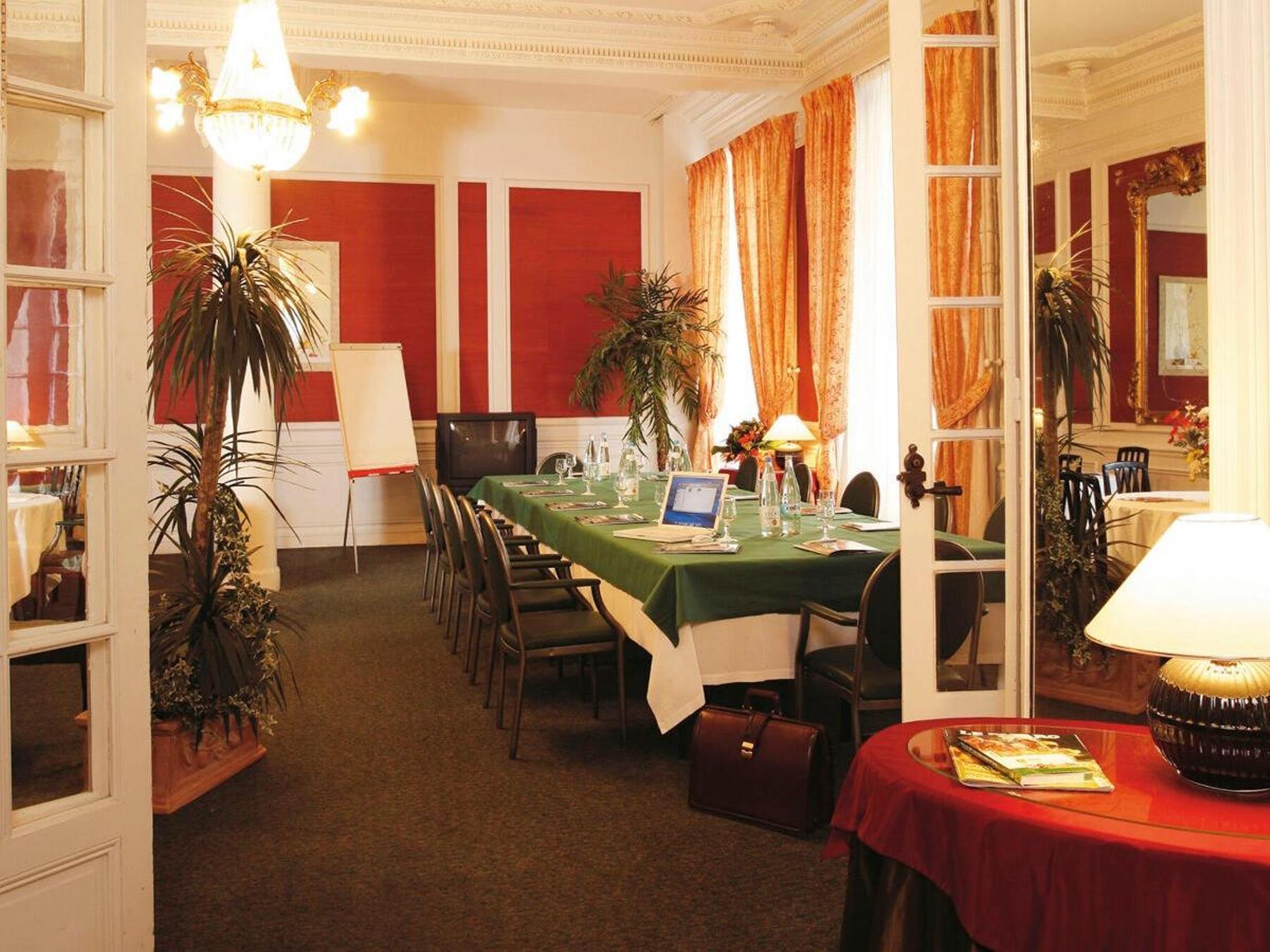 Paris - Vichy - Midland Hôtel - Restaurant Le Derby's - Vichy