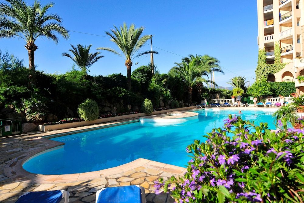 Lille - Cannes - Residhotel Villa Maupassant - Cannes