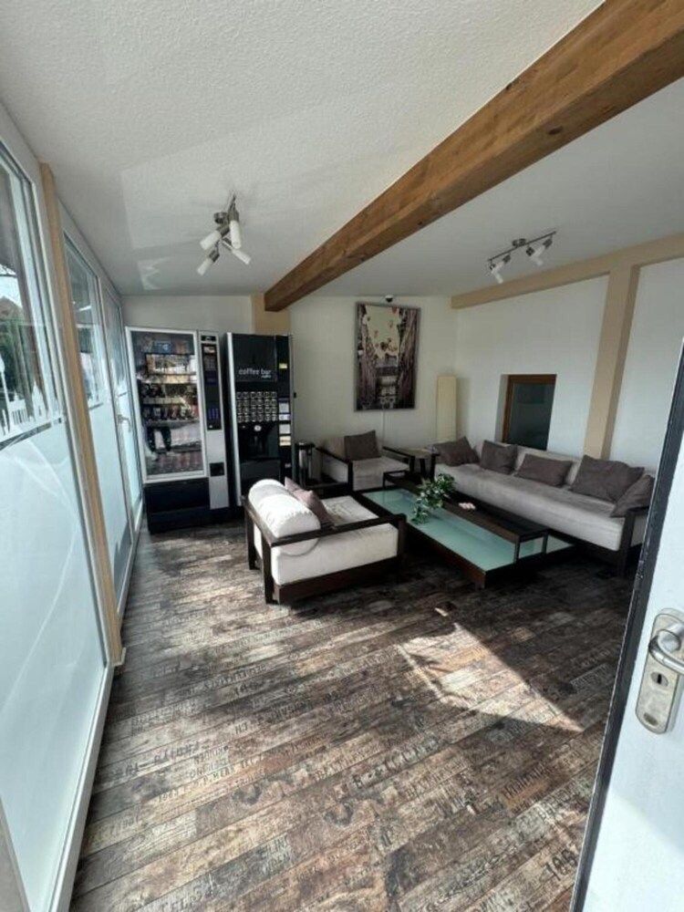 Bâle Mulhouse - Schönefeld - SkyPension - Schönefeld
